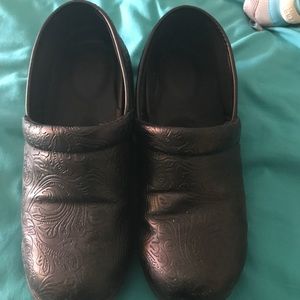 NonSlip Clogs